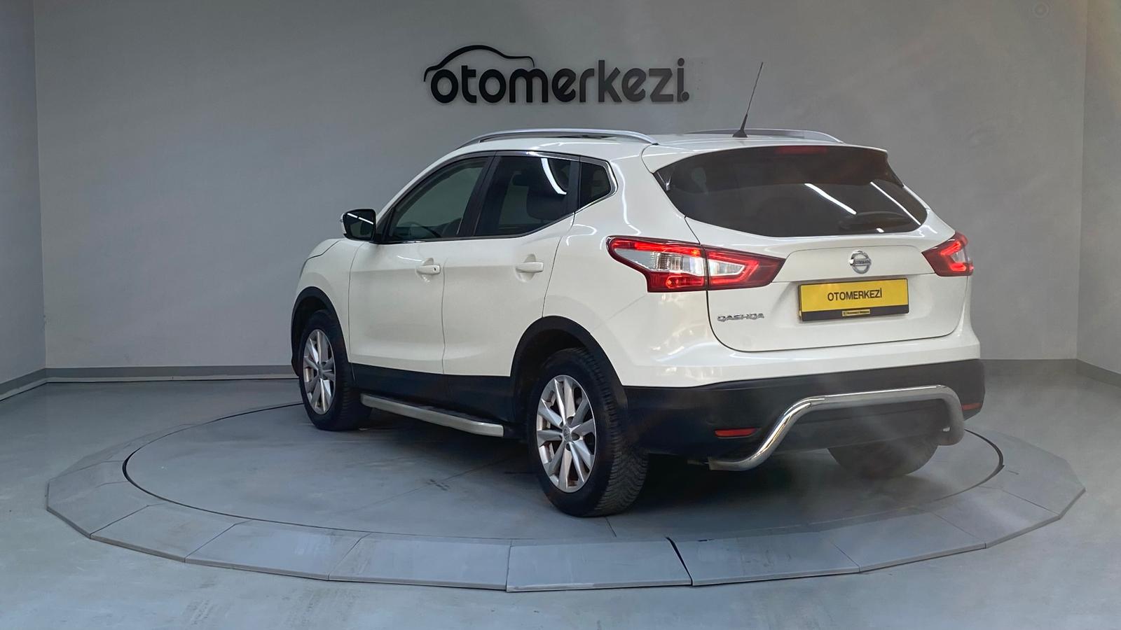 NISSAN QASHQAI 10